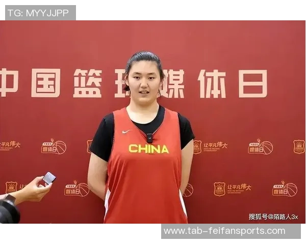 2米26张子宇统治U18女篮夺冠：上演历史性一扣